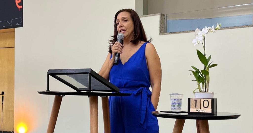 Imagem da líder do ministério infantil